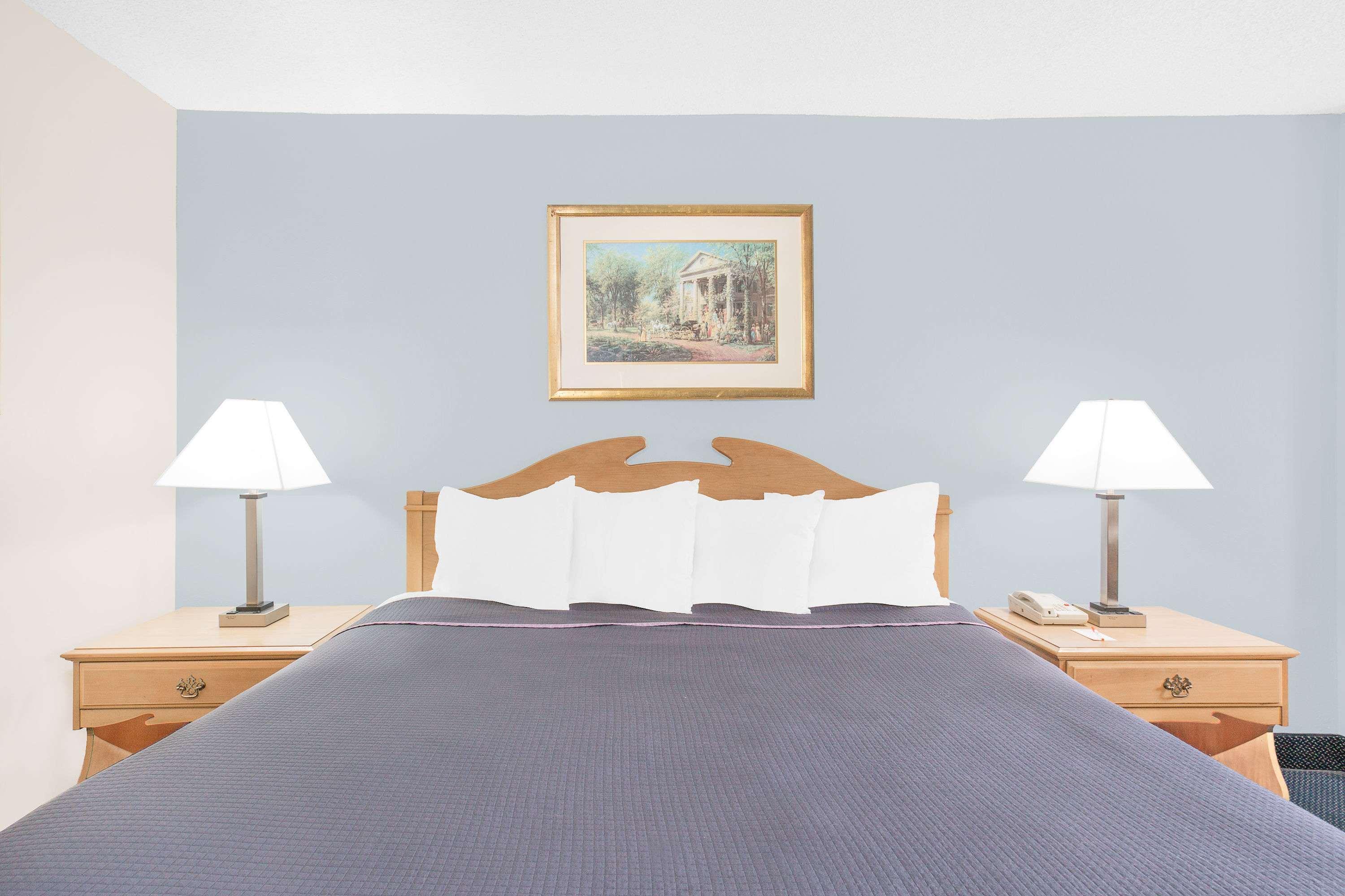 Howard Johnson By Wyndham סטאונטון מראה חיצוני תמונה